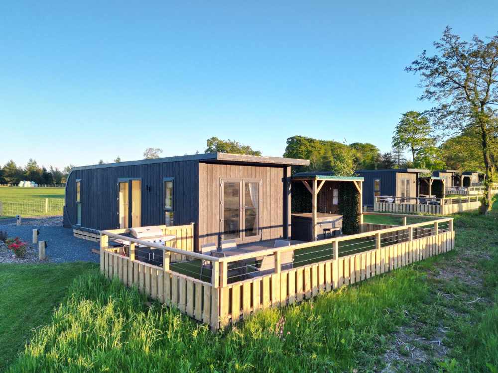 Springfield Farm Holiday Pods Edinburgh - South Black Hill External View jpg